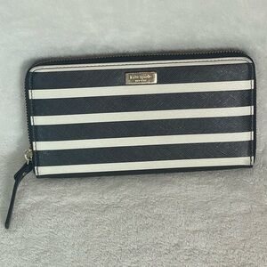 Kate Spade ♠️ Black and White Neda Brightwater Drive Wallet